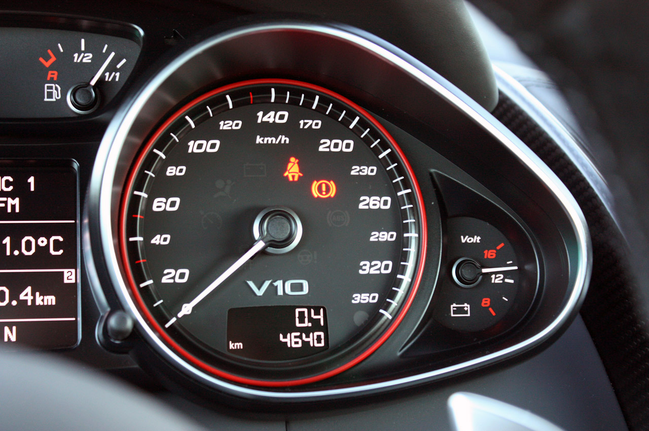 نگاهی به آئودیR8 V10 تیونینگ ۵۲۵ اسب بخاری +عکس و فیلم 15 46-2014-audi-r8-v10-plus-fd