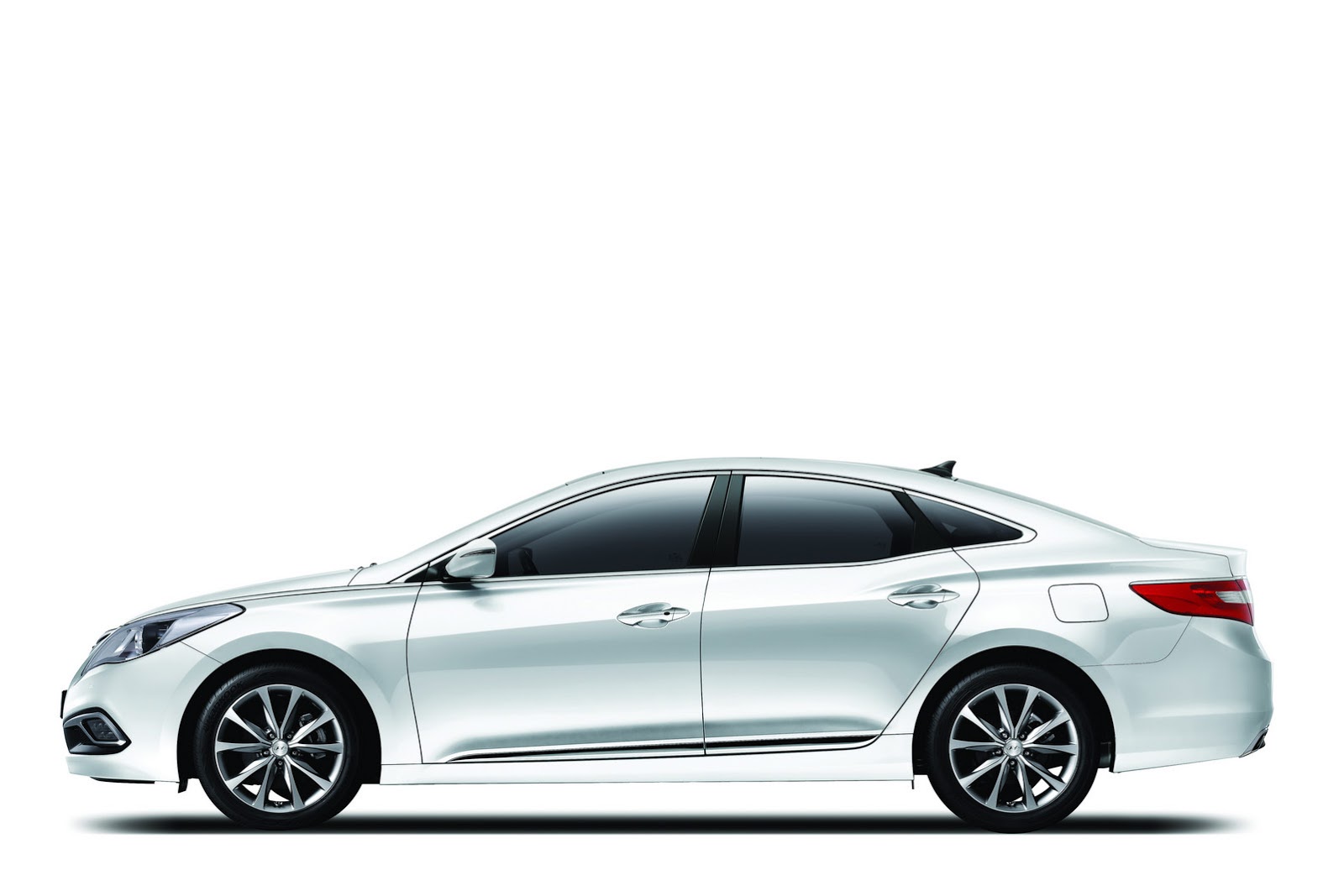 فرمان«آزرای فیس لیفت»به زودی در دست رانندگان آسیایی + عکس 8 Hyundai-Grandeur-Busan