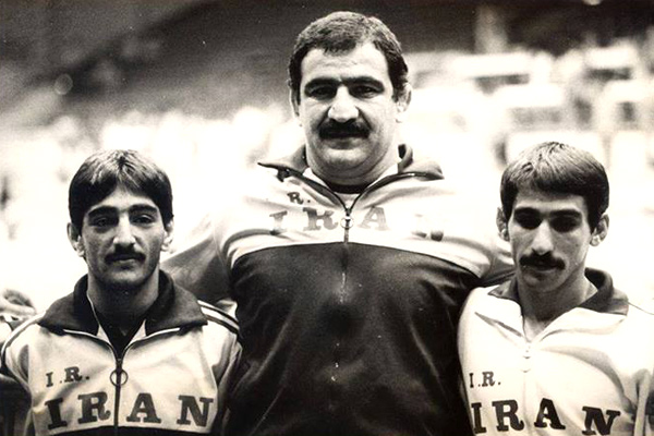 علي رضا سليماني قهرمان سنگين وزن كشتي ايران درگذشت + عكس هاي خاطره انگيز 10 علي رضا سليماني در كنار كشتي گيران وقت تيم ملي
