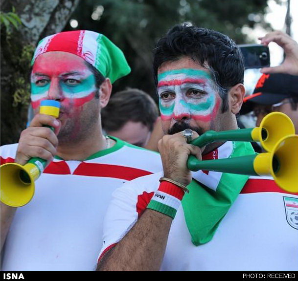 هنرمندان برای تشویق تیم ملی به برزیل رفتند یا پوشیدن شلوارک + عکس 20 حضور هنرمندان ، نمایندگان فرهنگی ایران در برزیل برای حمایت از تیم ملی