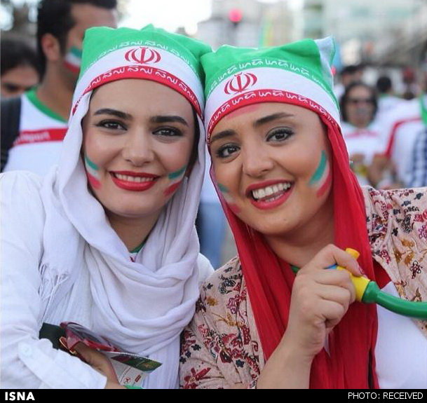هنرمندان برای تشویق تیم ملی به برزیل رفتند یا پوشیدن شلوارک + عکس 27 حضور هنرمندان ، نمایندگان فرهنگی ایران در برزیل برای حمایت از تیم ملی