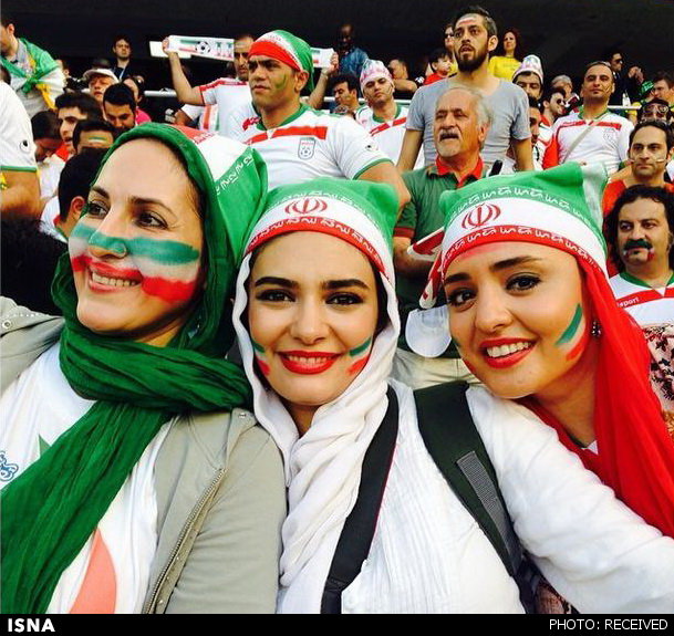 هنرمندان برای تشویق تیم ملی به برزیل رفتند یا پوشیدن شلوارک + عکس 23 حضور هنرمندان ، نمایندگان فرهنگی ایران در برزیل برای حمایت از تیم ملی