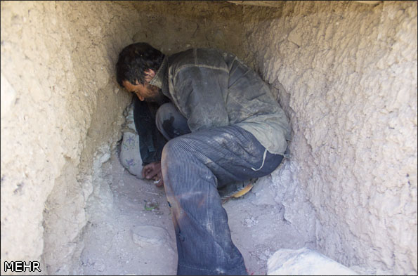 کوه نشینی ۲۲ ساله مرد اسفراینی + عکس 6 22 سال تنهایی و کوه نشینی مرد ، مردم گریز اسفراینی