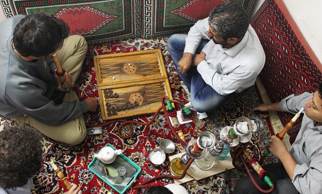 هپاتیت و زخم معده،هدیه قلیان کشیدن دسته جمعی + عکس 3 زیان های دود قلیان و ابتلا به بیماری هپاتیت را جدی بگیریم