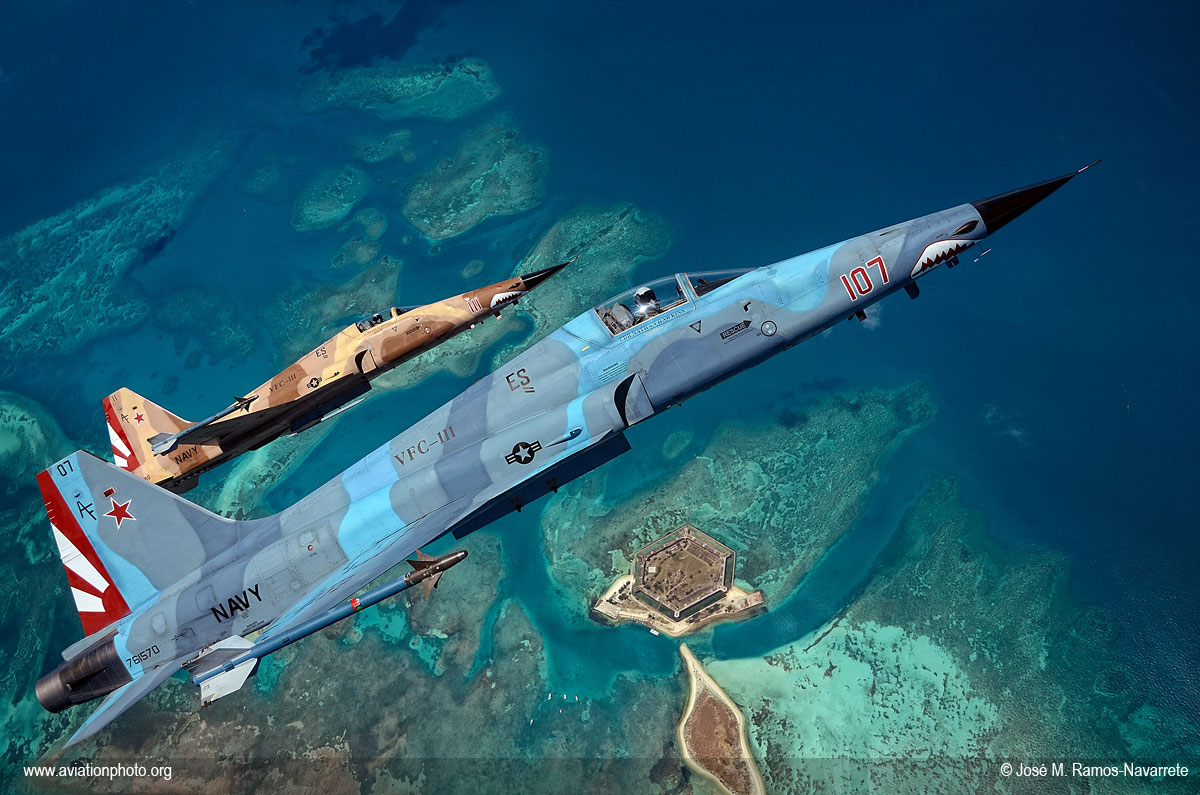 تجربه عکاسی با جنگنده ها در آسمان آبی + عکس 15 jose-fuji-ramos-34