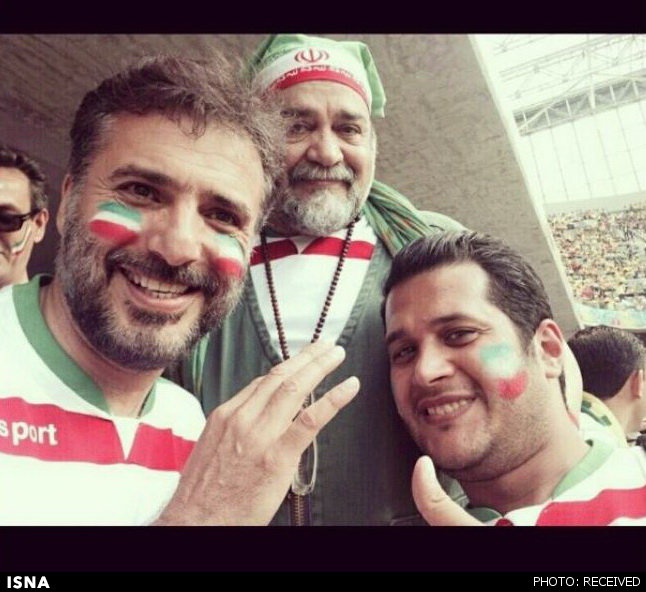 هنرمندان برای تشویق تیم ملی به برزیل رفتند یا پوشیدن شلوارک + عکس 2 حضور هنرمندان ، نمایندگان فرهنگی ایران در برزیل برای حمایت از تیم ملی