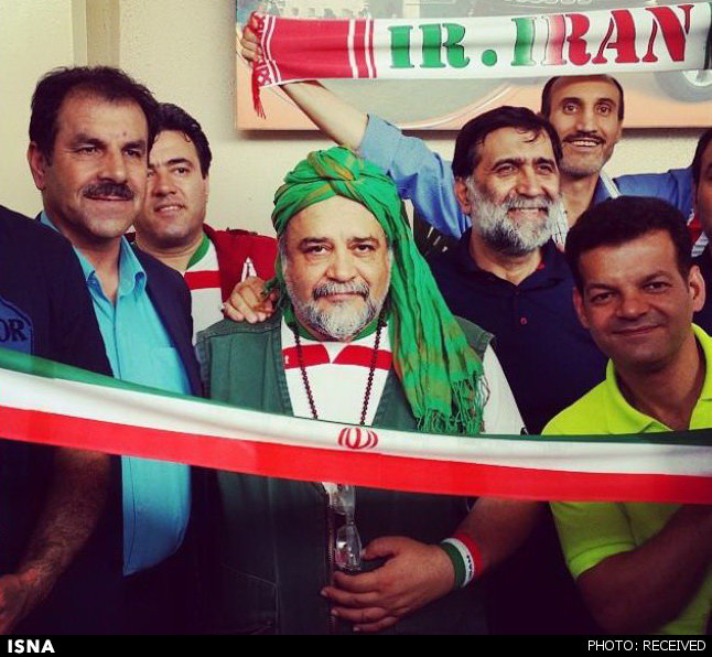 هنرمندان برای تشویق تیم ملی به برزیل رفتند یا پوشیدن شلوارک + عکس 29 حضور هنرمندان ، نمایندگان فرهنگی ایران در برزیل برای حمایت از تیم ملی