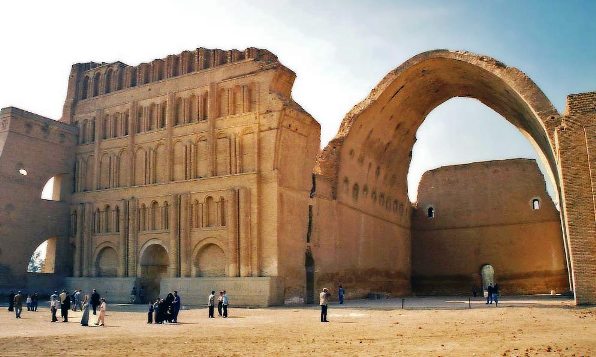 شگفتانگیزترین معماریهای ایرانی را بشناسیم + عکس 5 عکسی جدید از بنای طاق کسری