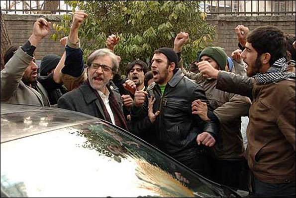 حاشیه های ۶ سال انتظار برای نمایش یک فیلم +عکس 2 پس از 6 سال فیلم «زادبوم»اش پروانه نمایش گرفته است