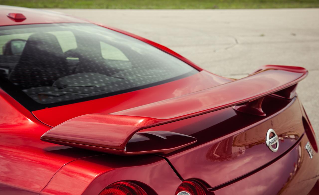 نیسان GT-R مدل ۲۰۱۵،سوپر خودرویی زیبا و دوست داشتنی+ عکس 20 نیسان GT-R مدل ۲۰۱۵