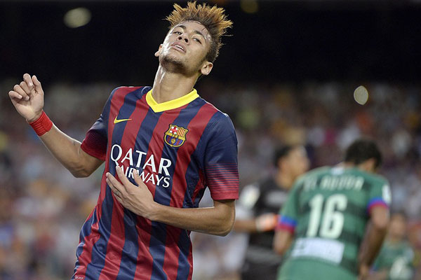 جزئیات ۲۰ انتقال بزرگ و گرانقیمت تاریخ فوتبال جهان + عکس 11 IMG14240456