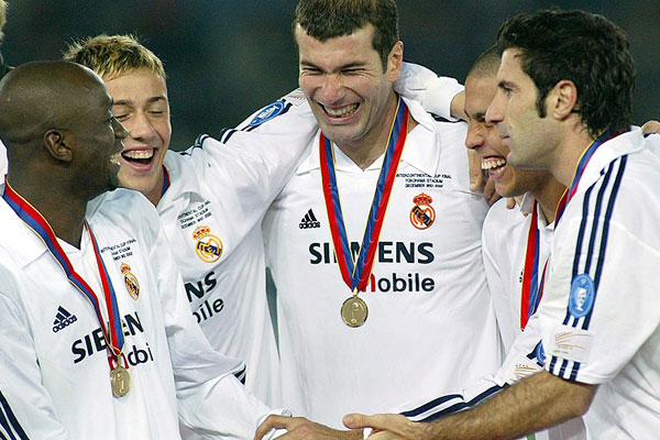 جزئیات ۲۰ انتقال بزرگ و گرانقیمت تاریخ فوتبال جهان + عکس 12 IMG14241594