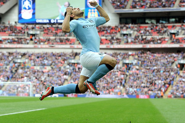 جزئیات ۲۰ انتقال بزرگ و گرانقیمت تاریخ فوتبال جهان + عکس 14 IMG14245601