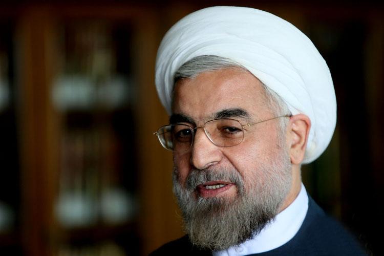 در نشست سیاسی اصولگرایان با رئیس جمهور چه گذشت + جزئیات 2 روحانی: اگر همه ما در خصوص فهرست آسیب ها و مشکلات و دشمنان کشور و نیز راهکارها و نقشه راه مواجهه با این مسایل اتفاق نظر داشته باشیم، بسیاری از مشکلات که امروز پر رنگ دیده می شود، کوچک جلوه خواهد کرد و تسامح با یکدیگر نیز آسان تر می شود