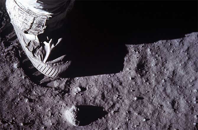 رد قدم‌های «باز آلدرین» بر سطح ماه
