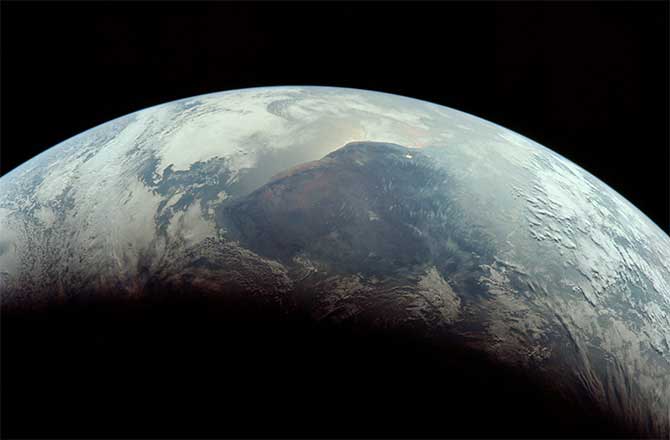زمین از نگاه فضا نوردان آپولو 11