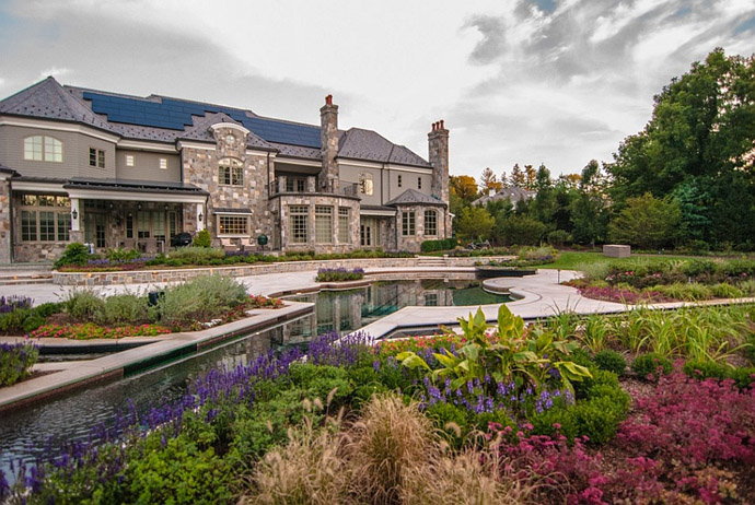 معماری خلاقانه استخر شبیه ویولن«استرادیواریوس» + عکس 2 معماری خلاقانه استخر شبیه ویولن«استرادیواریوس»