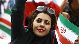 آیا حضور زنان و دخترانِ به ورزشگاه ها راه حل ندارد؟ + عکس 2 حضور زنان و دخترانِ به ورزشگاه ها