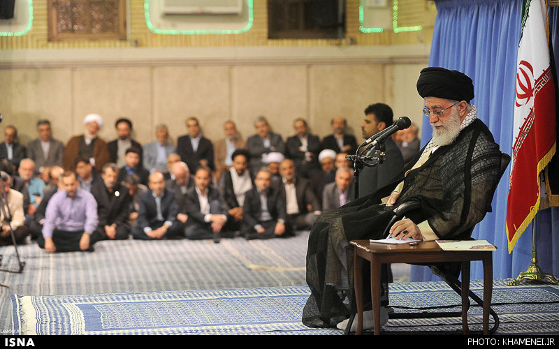 دیدار محققان،پژوهشگران و اساتید دانشگاهها با رهبر معظم انقلاب 2 حضرت آیتالله خامنهای : دانشگاه نباید در اختیار کسانی قرار گیرد که پیشرفت علمی کشور را به هیچ می انگارند بلکه باید در اختیار کسانی باشد که عاشق پیشرفت علمی ایران هستند و اهمیت آن را برای سرنوشت کشور و ملت درک می کنند