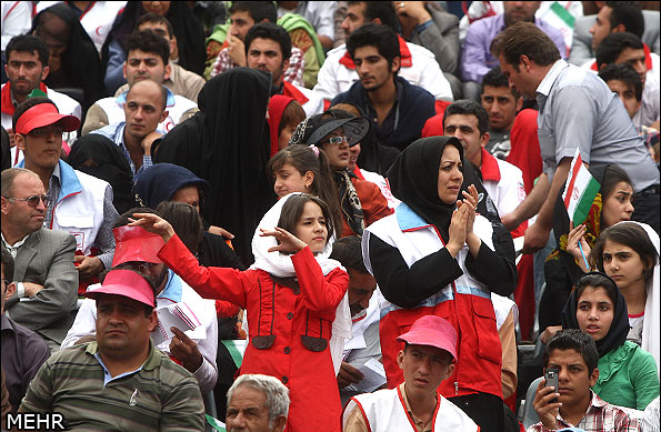 آیا حضور زنان و دخترانِ به ورزشگاه ها راه حل ندارد؟ + عکس 10 حضور زنان و دخترانِ به ورزشگاه ها