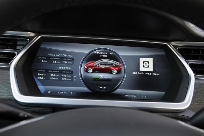 «تسلا 3» براي رقابت با آئودي،مرسدس و BMW به جاده زد + عكس 10 تسلا 3