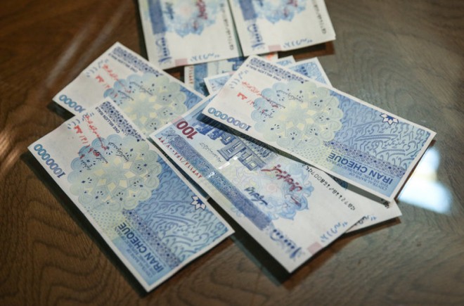 چگونه ایران چک 100 هزار تومانی «تقلبی» بازار را بشناسيم؟ 2 ایران چک 100 هزار تومانی