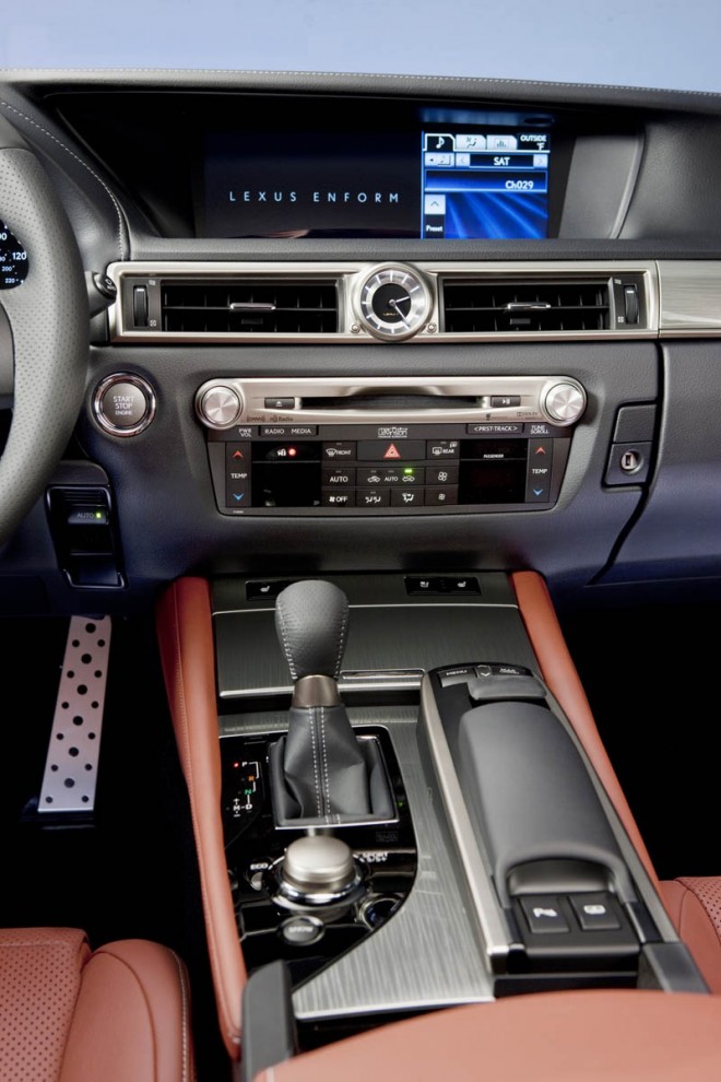 لبخند لکسس« GS350 F Sport»مدل ۲۰۱۴به رانندگان حرفه ای+ عکس 12 لکسسGS350 F Sport مدل ۲۰۱۴