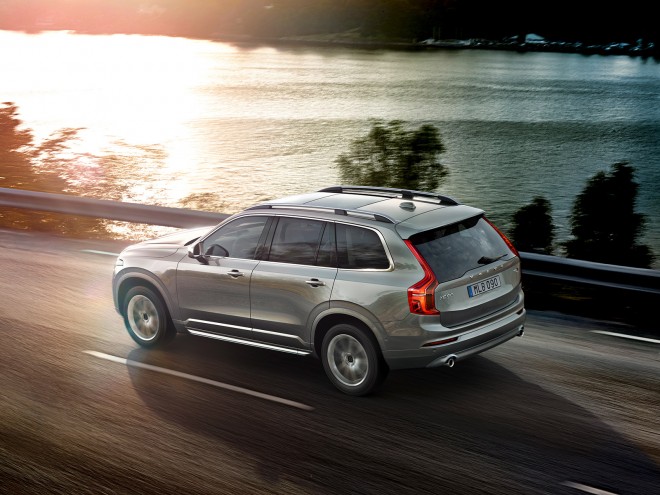 استفاده از تبلت بجای نمایشگر در«ولوو شاسیXC90 2015» + عکس 2 ولوو شاسی XC90 2015