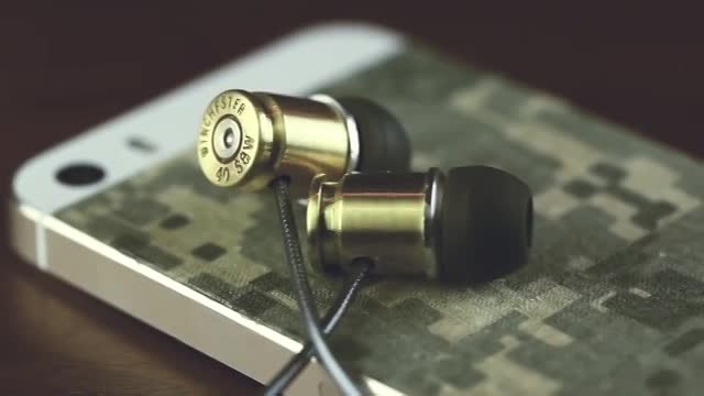 تبدیل خلاقانه پوکه گلوله به هندزفری + عکس و فیلم 3 تبدیل خلاقانه پوکه گلوله به هندزفری