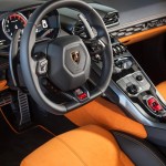 خودنمایی لامبورگینی اوراکان ۲۰۱۵ در جاده های اروپا + عکس 18 2015 lamborghini huracan lp610 4 interior 3