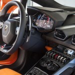 خودنمایی لامبورگینی اوراکان ۲۰۱۵ در جاده های اروپا + عکس 17 2015 lamborghini huracan lp610 4 interior 4