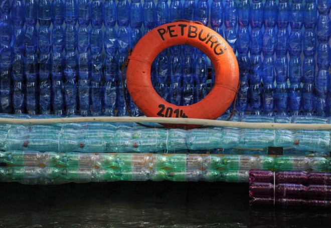 ساخت قایق 10 متری با 5 هزار بطری پلاستیکی