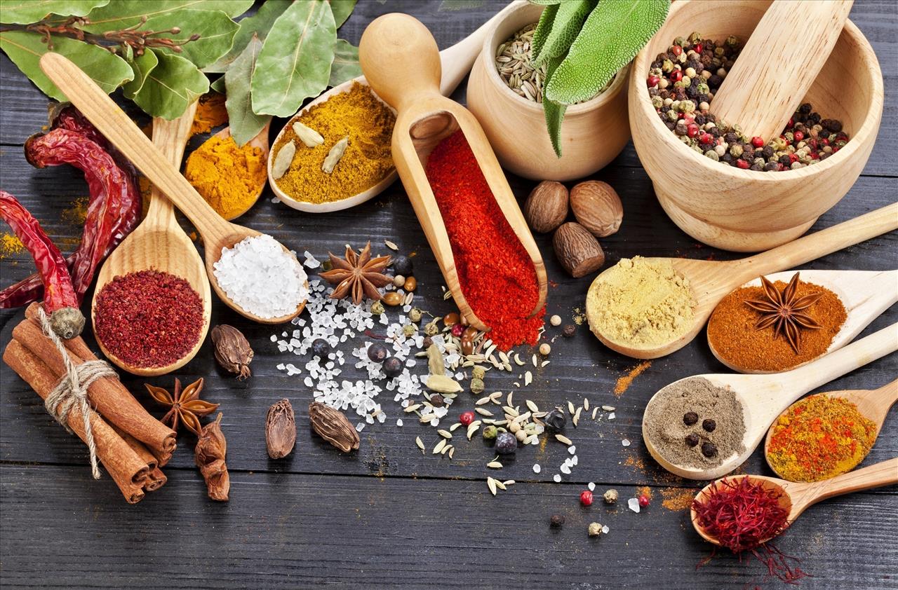 خواص و معجزه درمانی 7 ادویه خوش طعم + عکس 2 خواص ادویهها