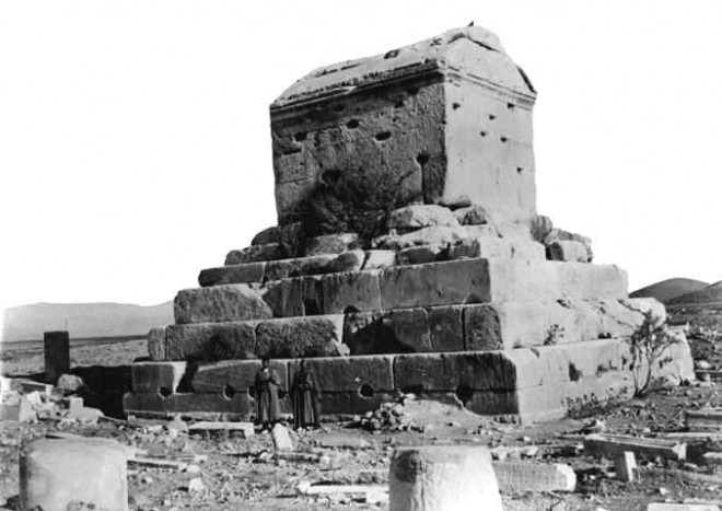 عکس قدیمی پاسارگاد در دهه 20