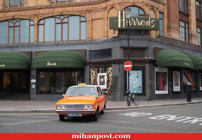 پیکان جوانان «تاکسی تهران» در قلب لندن + عکس 3 پیکان جوانان «تاکسی تهران» در قلب لندنپیکان جوانان «تاکسی تهران» در قلب لندن