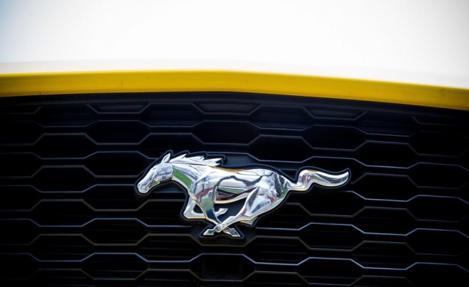2015-ford-mustang-23l-ecoboost-badge-photo-598677-s-986x603