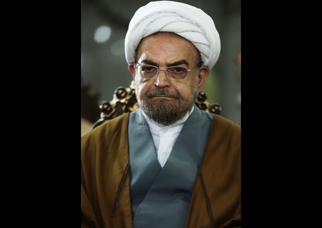 حمید لولایی با نقش روحانی در سه بیگانه در سرزمین ناشناحته + عکس 3 حمید لولایی در نقش روحانی