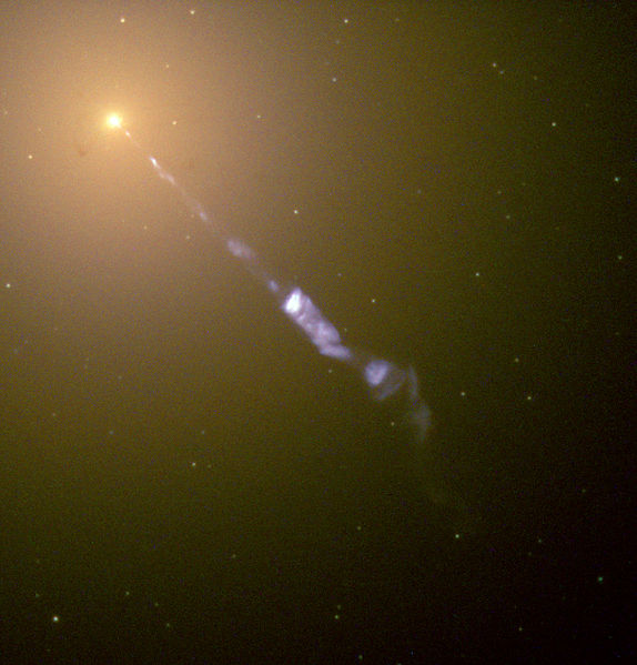 یک سیاه‌چاله کلان‌جرم باشد. منبع: تلسکوپ فضایی هابل