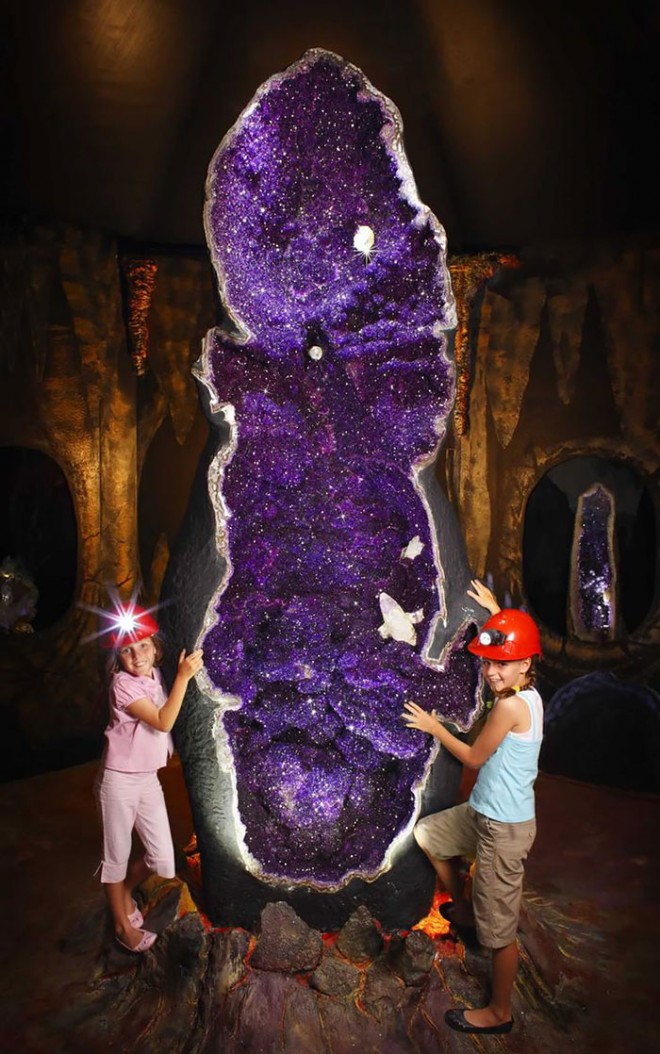 amazing-stones-minerals-12__700