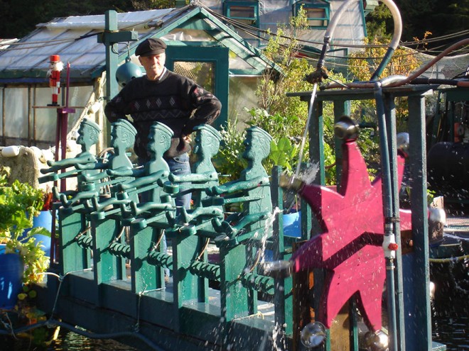 سفری به جزیره دست ساز و شناور زوج کانادایی + عکس 8 sustainable-home-off-the-grid-freedom-cove-wayne-adams-catherine-king-8