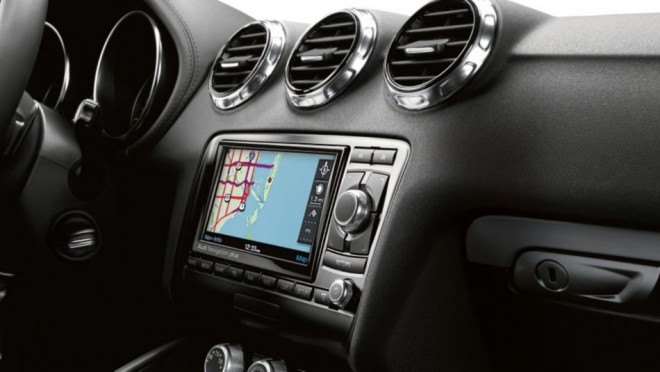 ۲۰۱۴-Audi-TT-Roadster-navigation-plus-01