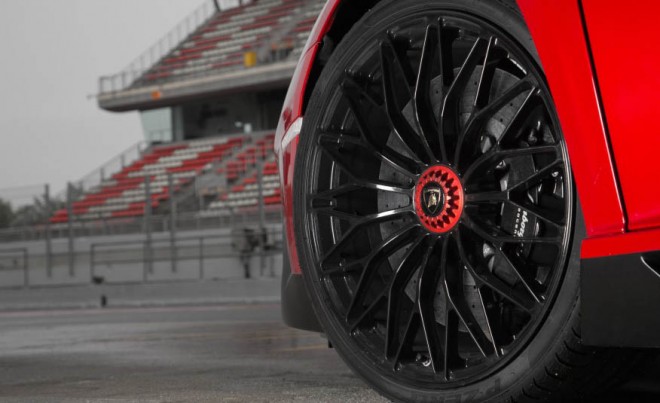 ۲۰۱۶-Lamborghini-Aventador-LP750-4-SV-172