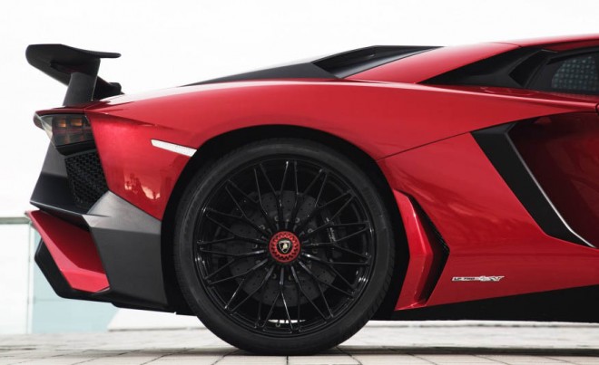 ۲۰۱۶-Lamborghini-Aventador-LP750-4-SV-173