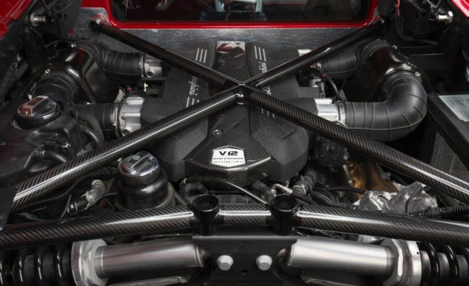 ۲۰۱۶-Lamborghini-Aventador-LP750-4-SV-engine