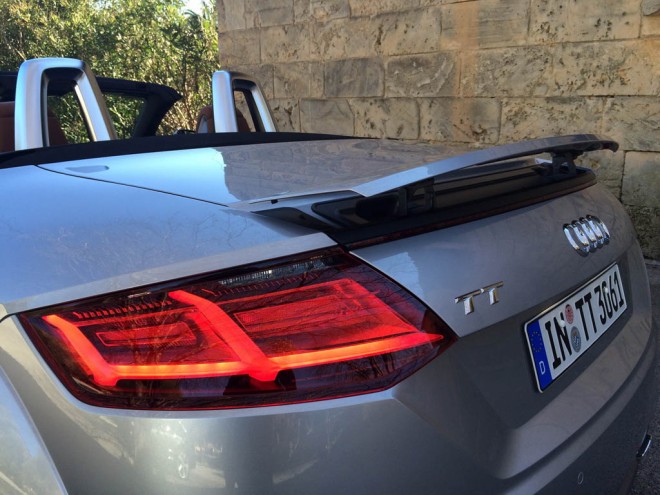 audi-tt-roadster-2015-24