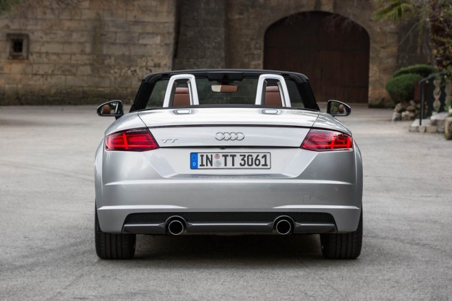 audi-tt-roadster-2015-26