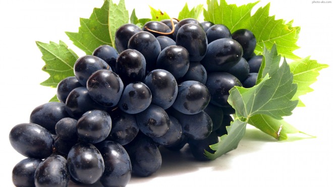 کدام میوه ها خاصیت درمانی و ضد سرطانی دارند + عکس 8 خواص انگور