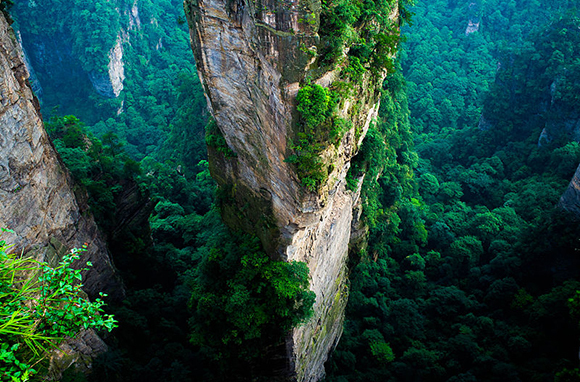 سفری به ۱۰ مکان بکر توریستی و دیدنی دنیا + عکس 9 چین، Zhangjiajie National Forest Park
