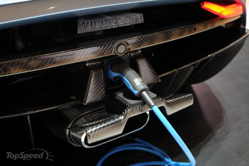 نگاهی به هایپراسپورت کونیگزگ رِگرا ۲۰۱۶ + عکس 11 ۲۰۱۶-koenigsegg-regera-56_800x0w