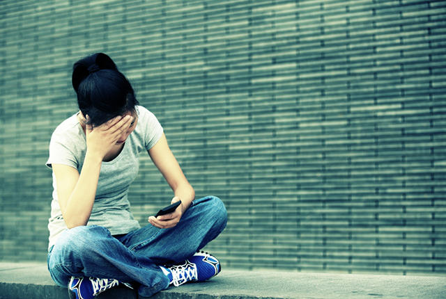 sadcellphone_header